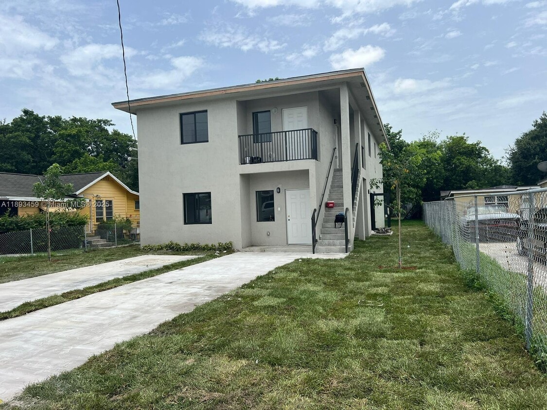Building Photo - 3076 NW 59th St
