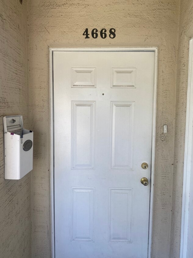 Primary Photo - 4668 Dockweiler St