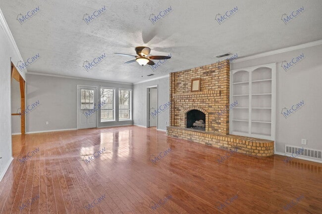 Foto del edificio - 213 Gregory Dr