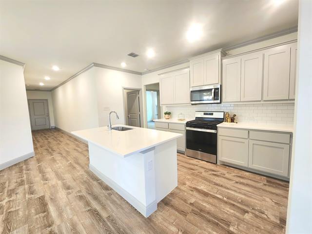 Foto del edificio - 490 Oak Crk Dr