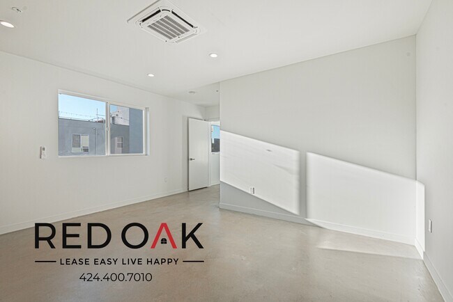 Foto del edificio - ~1 Month FREE~ Luxurious New Two Bedroom w...