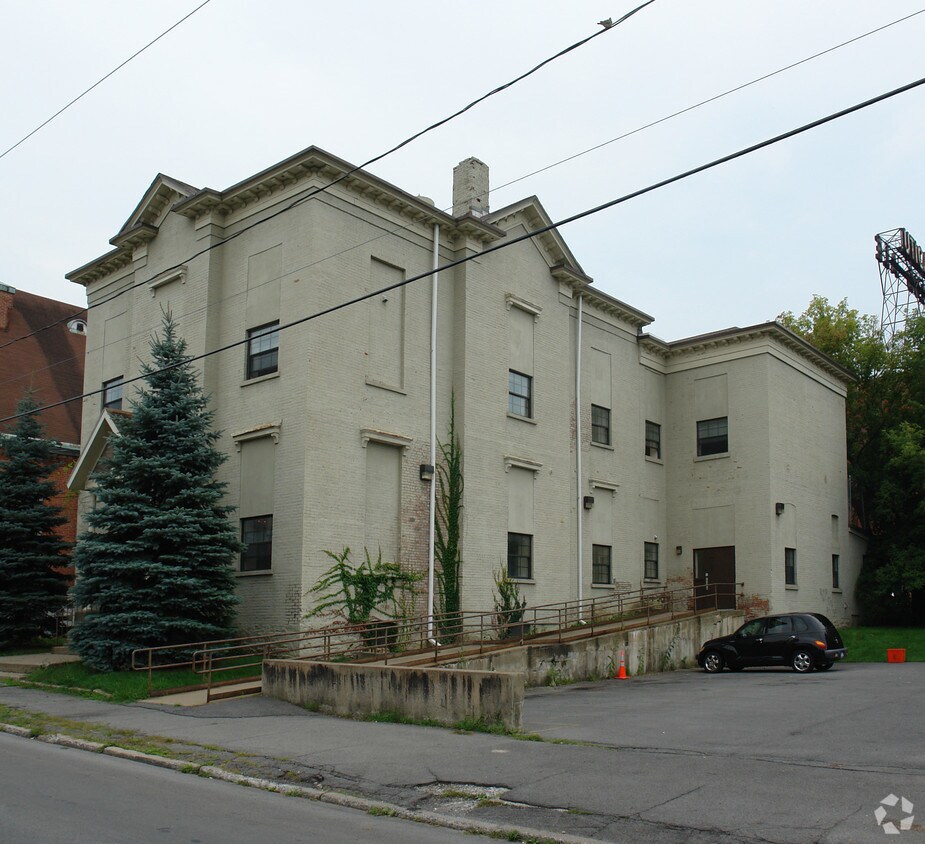 Foto principal - 819 Hamilton St