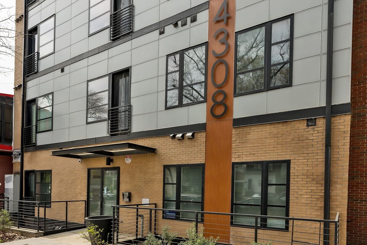Primary Photo - Contemporary 1BR 1BA Petworth Condo is a F...