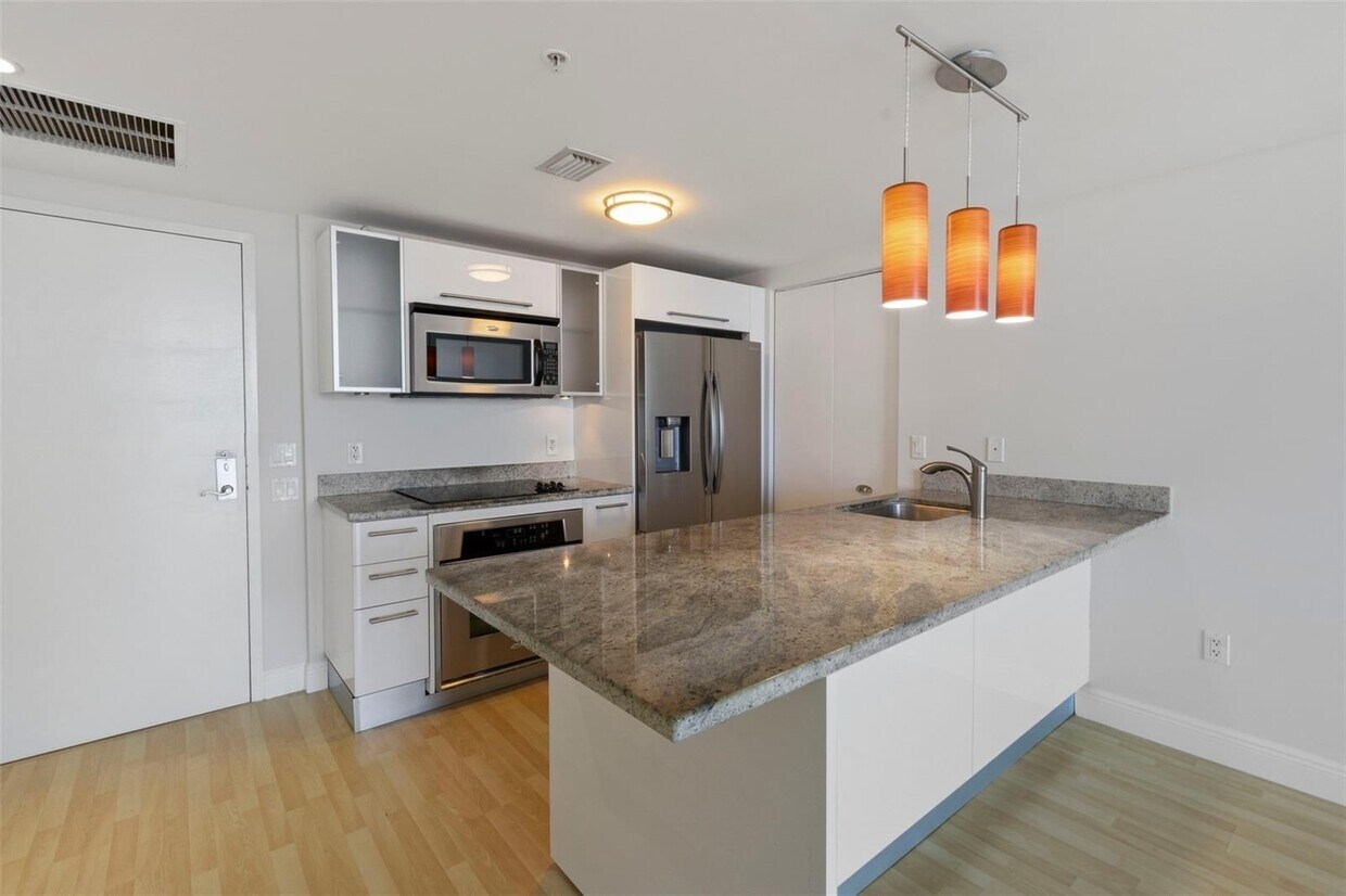 Foto principal - 185 SW 7th St