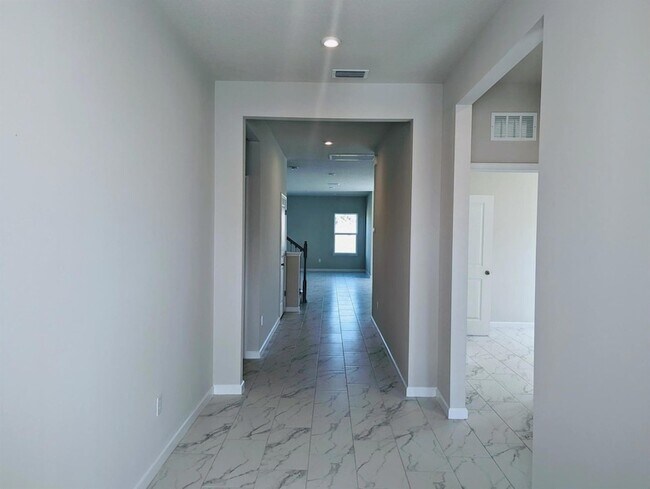 Building Photo - 10579 SW Vasari Way