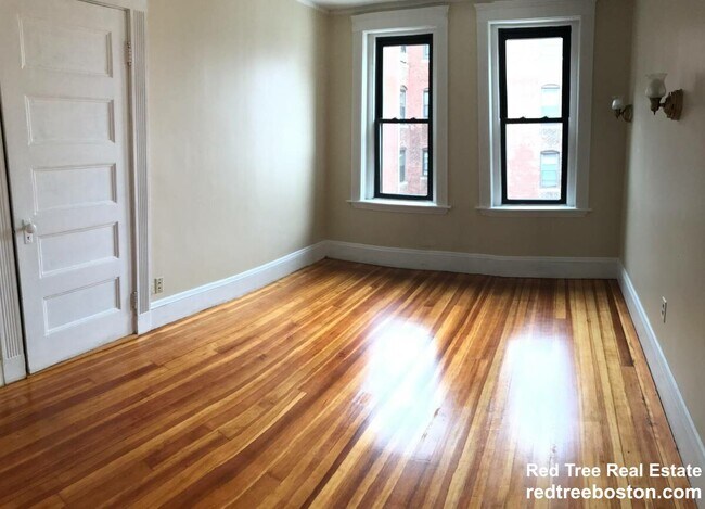 Building Photo - 26 Linden Pl