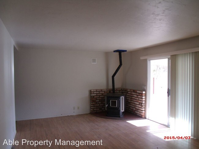 Building Photo - 3 br, 2 bath House - 8119 Tamarisk Rd