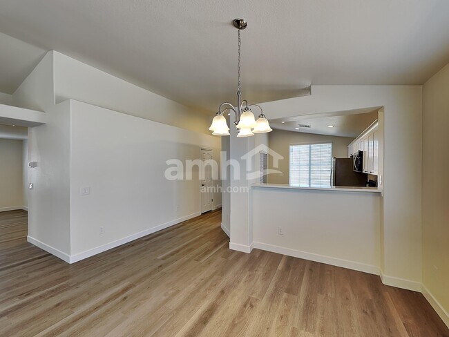 Foto del edificio - 5239 N 104th Dr