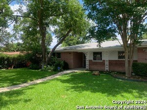 Foto del edificio - 306 Teakwood Ln