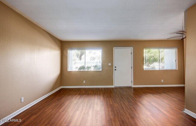 Foto del edificio - 1702 W Tuckey Ln