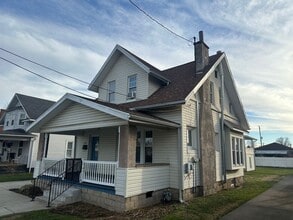 Building Photo - 702 28th St