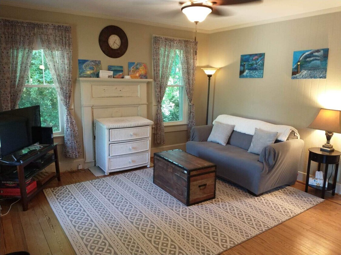 213 S Walnut St, Seneca, SC 29678 House Rental in Seneca, SC