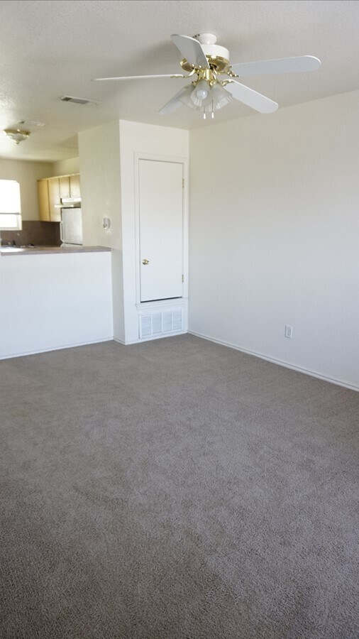 Building Photo - Welcome to 4410 Sylvia Dr, Unit B!