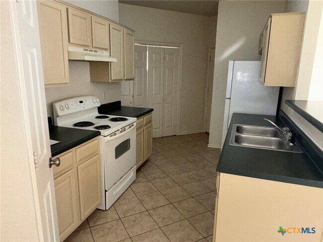 Building Photo - 2205 Garrett Dr