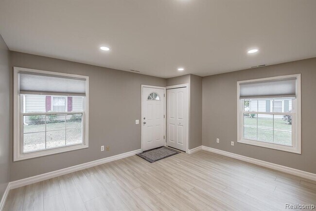 Building Photo - 2621 Thornbrier