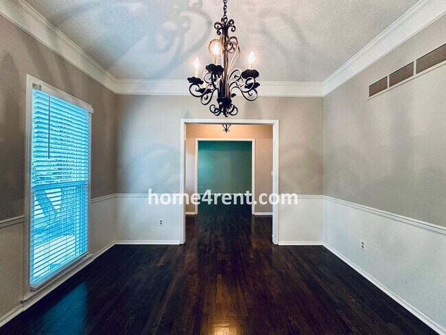 Foto del edificio - Blue Valley Schools, Granite Counters, Fin...