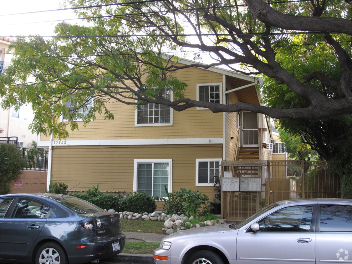 Building Photo - 10932 Bloomfield St