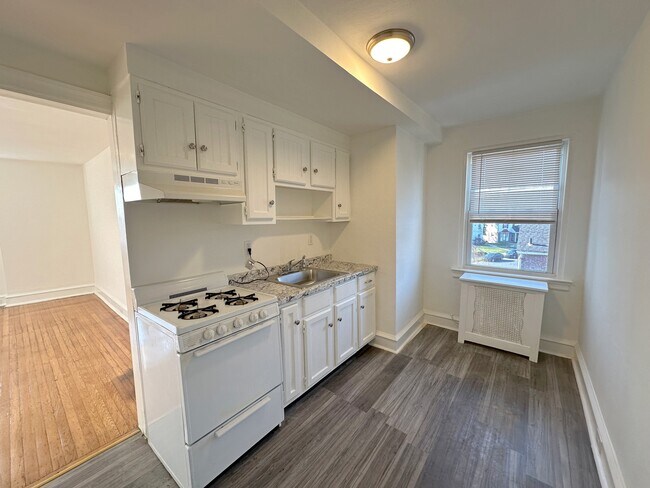 Building Photo - Marlyn Apartments