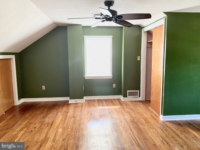 Building Photo - 10 Gedney Rd