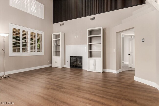 Foto del edificio - 264 Pointe Ranier Ave