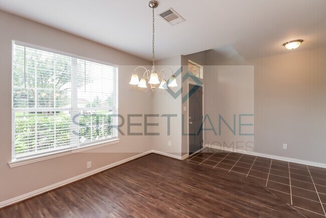 Building Photo - REDUCED!