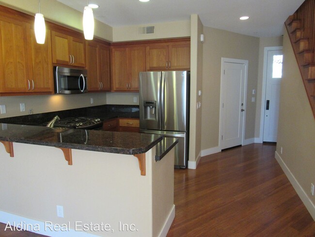 Building Photo - 2 br, 2.5 bath House - 125 Atherton Loop