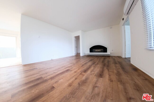 Foto del edificio - 7758 W 91st St