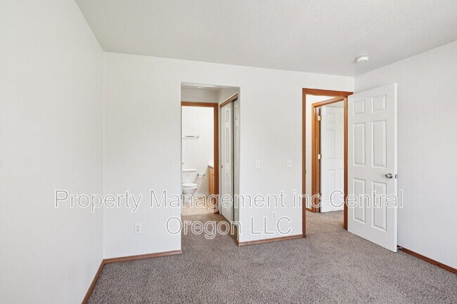 Building Photo - 2110 Baines Blvd