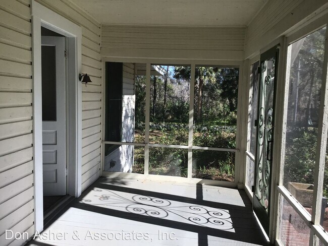 Building Photo - 2 br, 1 bath House - 231 E. Magnolia Street