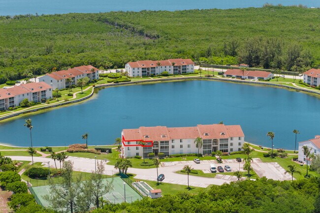 Foto del edificio - 4436 NE Ocean Blvd