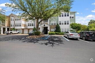 Building Photo - 2801 Chancellorsville Dr