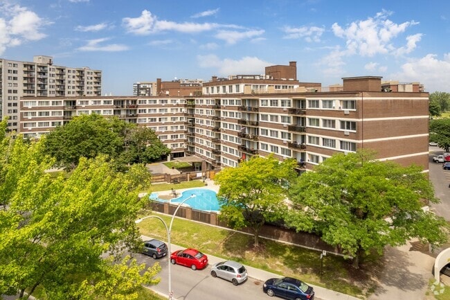 Building Photo - La Residence Deguire
