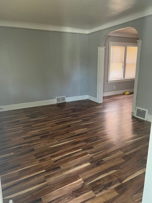 Foto del edificio - 2 bedroom/ 1 bathroom unit!