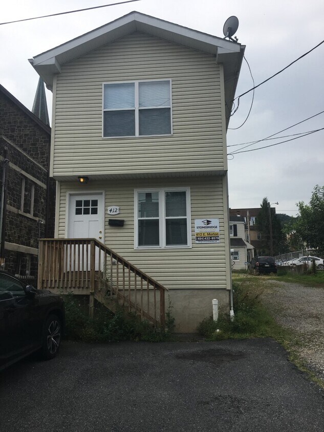 Primary Photo - 412 E Morton St
