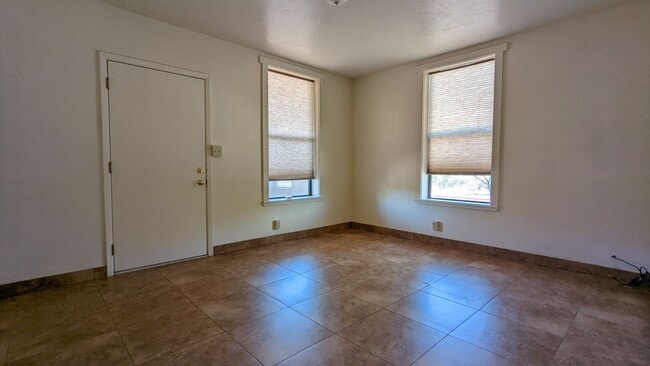 Photo - 1052 E 7th Street House