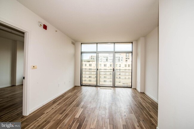 Building Photo - 475 K St NE