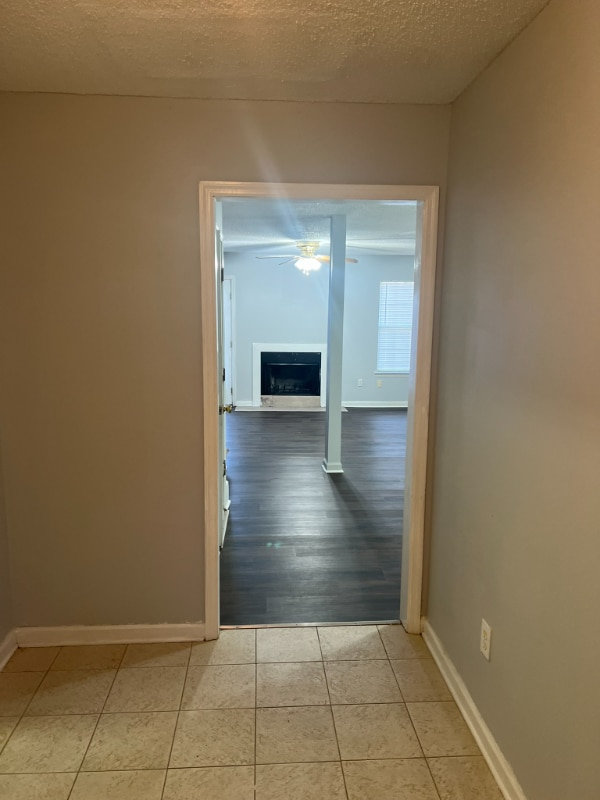 Building Photo - 6585 Carriage Ct