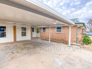 Building Photo - 7009 NW 25th St