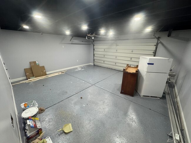 Building Photo - 34647 Bristol Dr