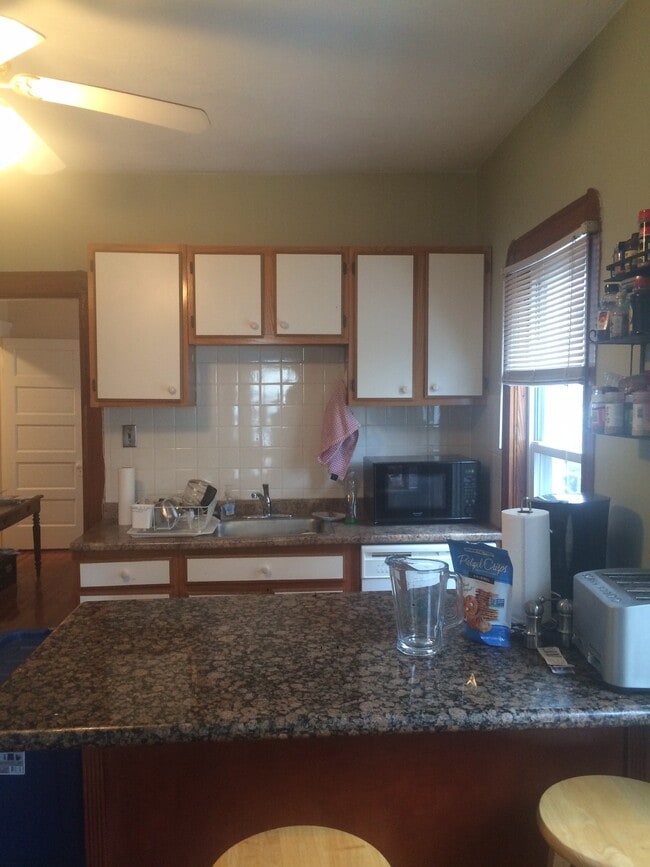 Building Photo - 66 Simpson Ave