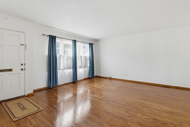 Foto del edificio - Beautifully Maintained Home in La Mesa — 3 Bed / 2 Bath | 1,600 Sq Ft