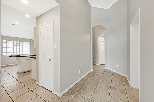 Building Photo - 10323 Emerald Pine Dr
