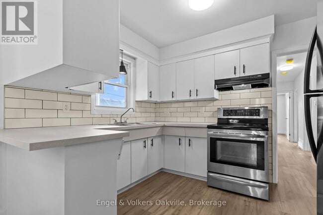 Building Photo - 939 Glencairn Ave