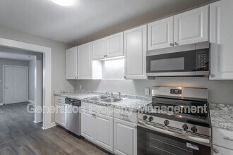 Building Photo - 1006 Glenwood Dr