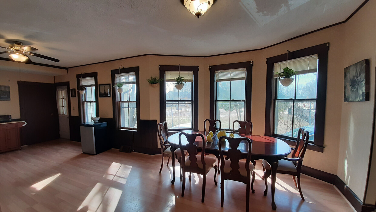 Kitchen & dining area - 49 Park St