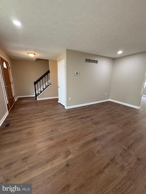Foto del edificio - 1441 Landis Cir