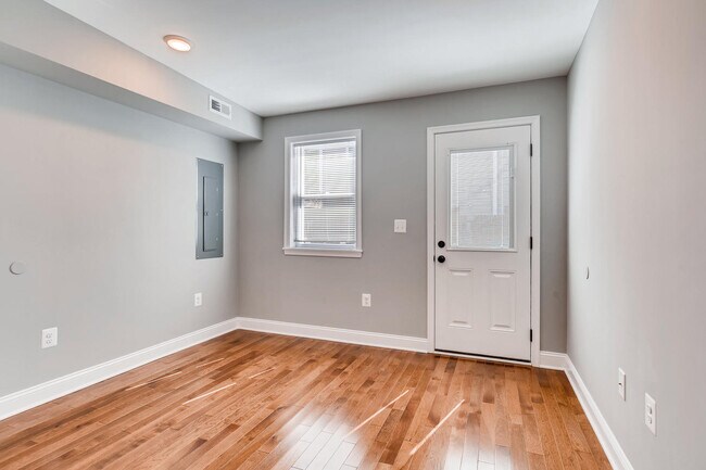 Foto del edificio - 1721 S Hanover St