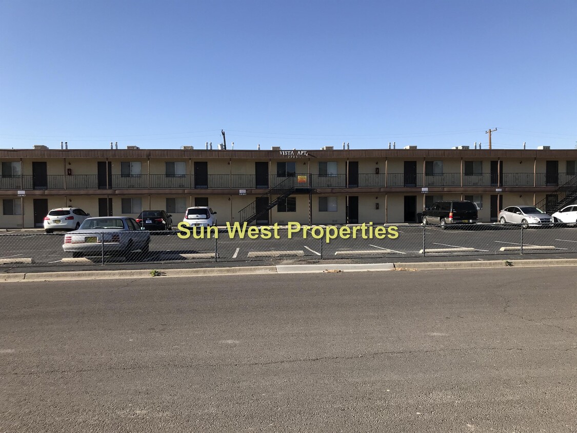 Foto principal - 2705 E 22nd St