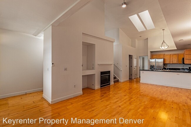 Building Photo - 2940 W Centennial Dr