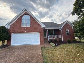 Building Photo - 2800 Meadow Gln